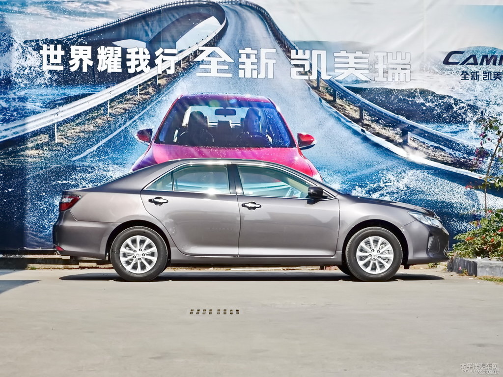 鈦銀灰凱美瑞整車外觀外觀圖片
