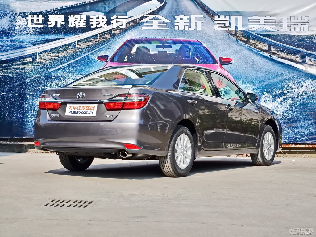 鈦銀灰凱美瑞整車外觀外觀圖片