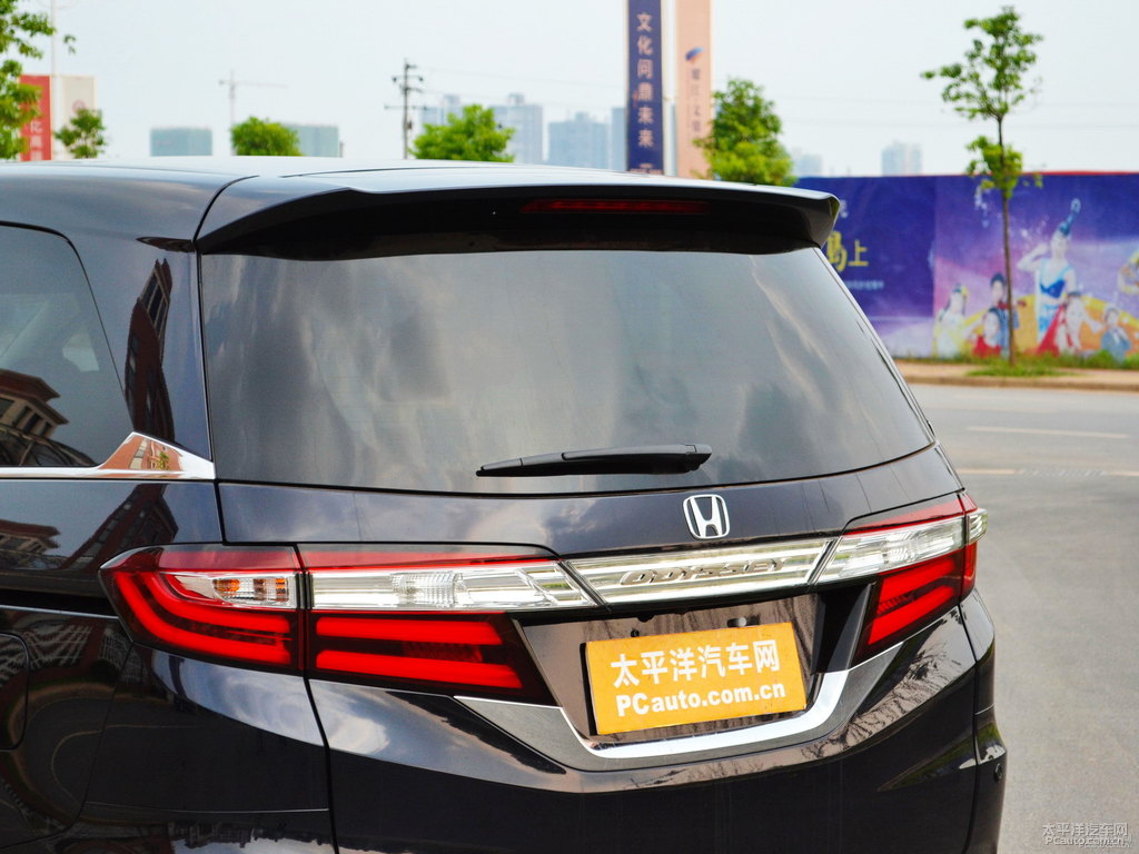 星空藍奧德賽車尾外觀圖片