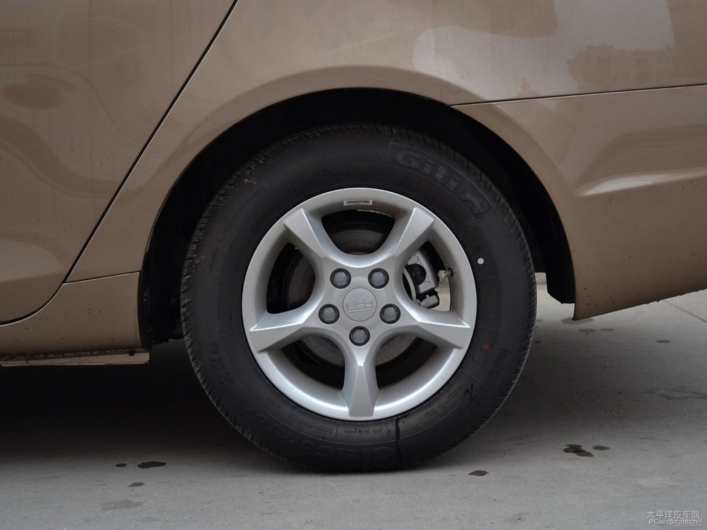 琥珀金新帝豪車身外觀圖片