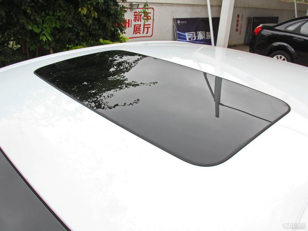雪域白英朗車廂內(nèi)飾圖片