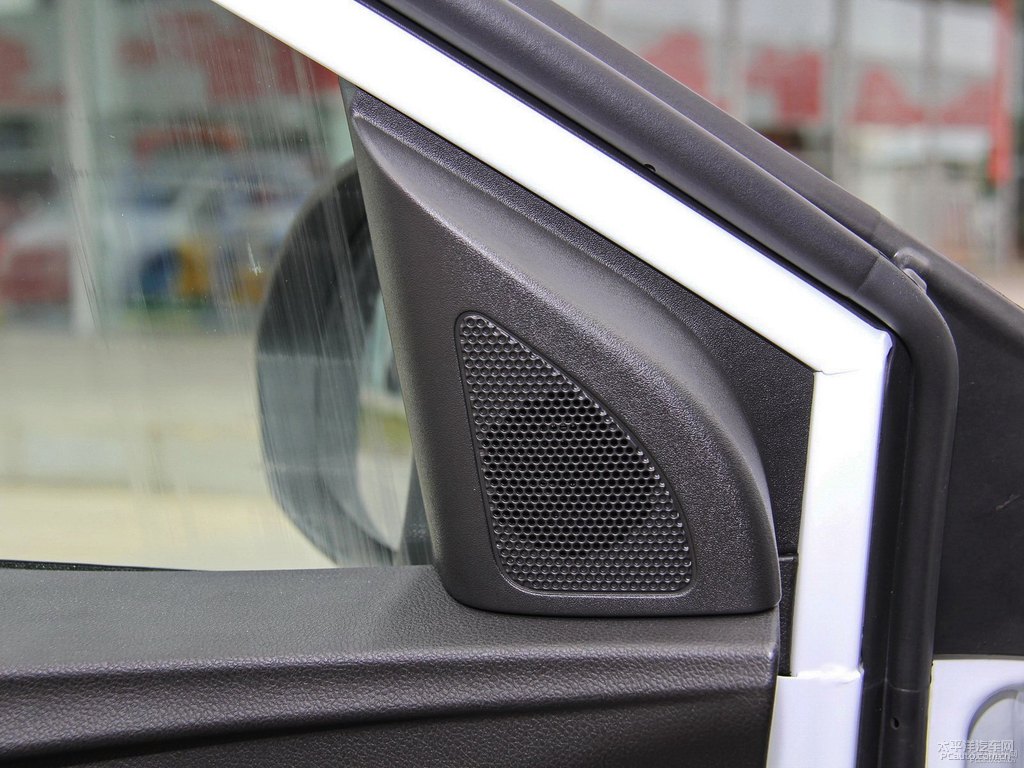 雪域白英朗車廂內(nèi)飾圖片