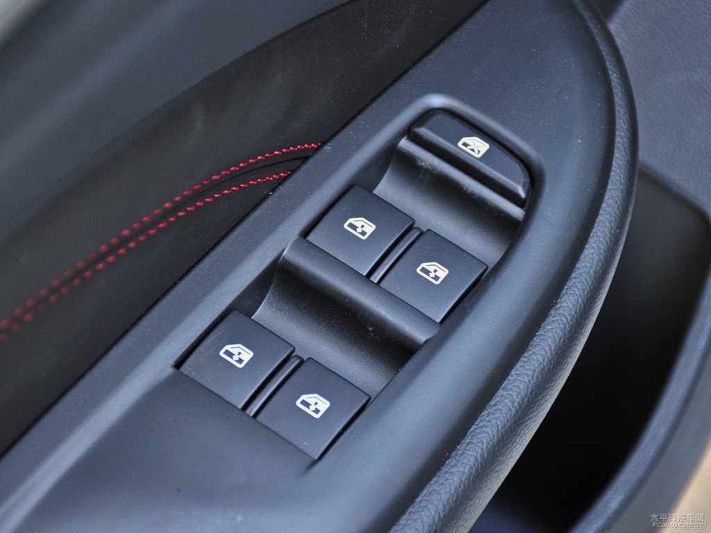 雪域白英朗車廂內(nèi)飾圖片