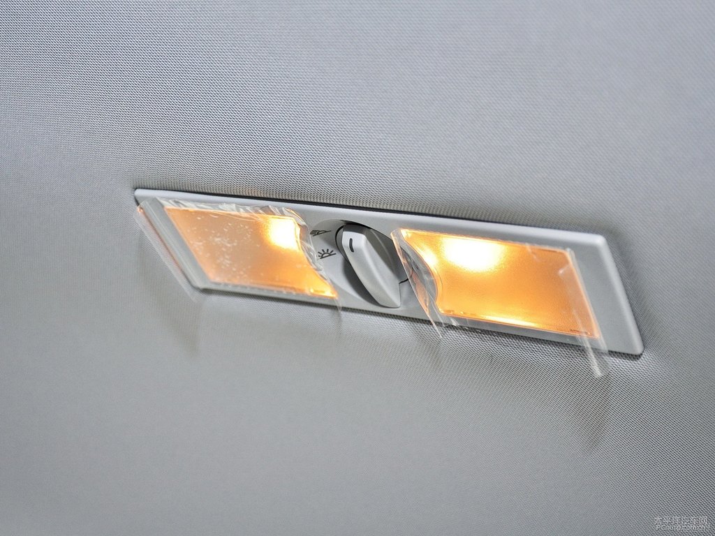 波斯灰速騰車廂內(nèi)飾圖片