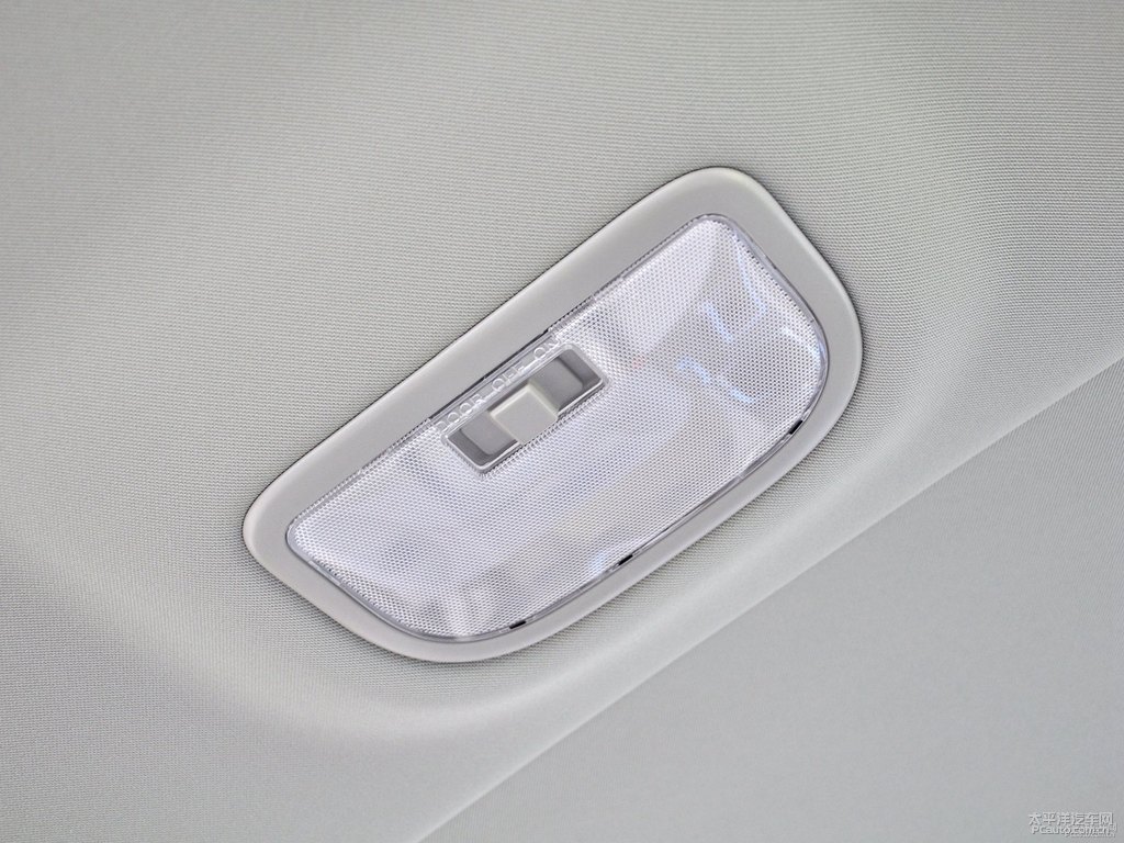 墨玉黑新帝豪車廂內(nèi)飾圖片