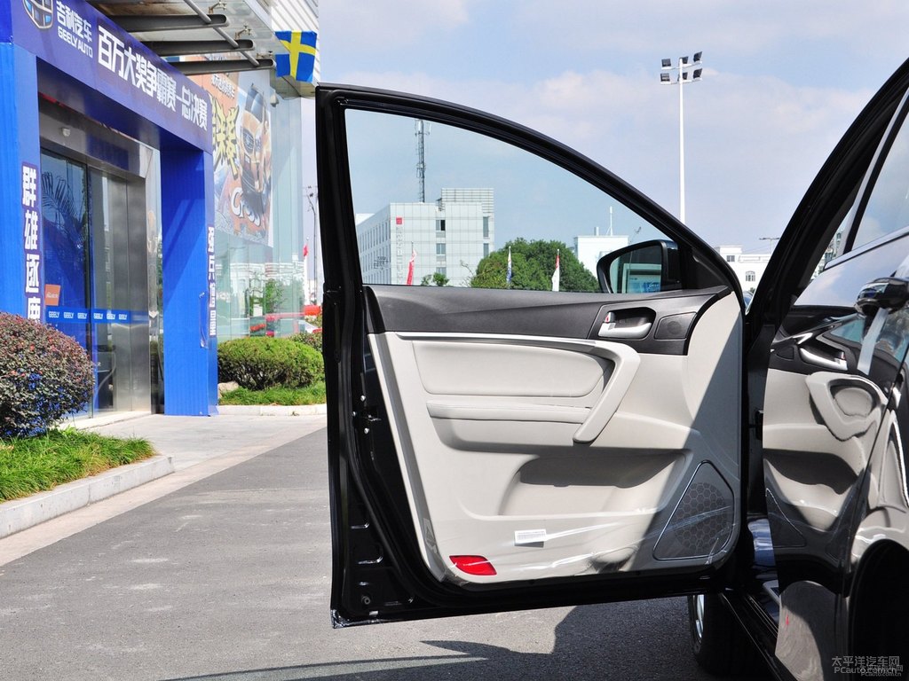 墨玉黑新帝豪車廂內(nèi)飾圖片