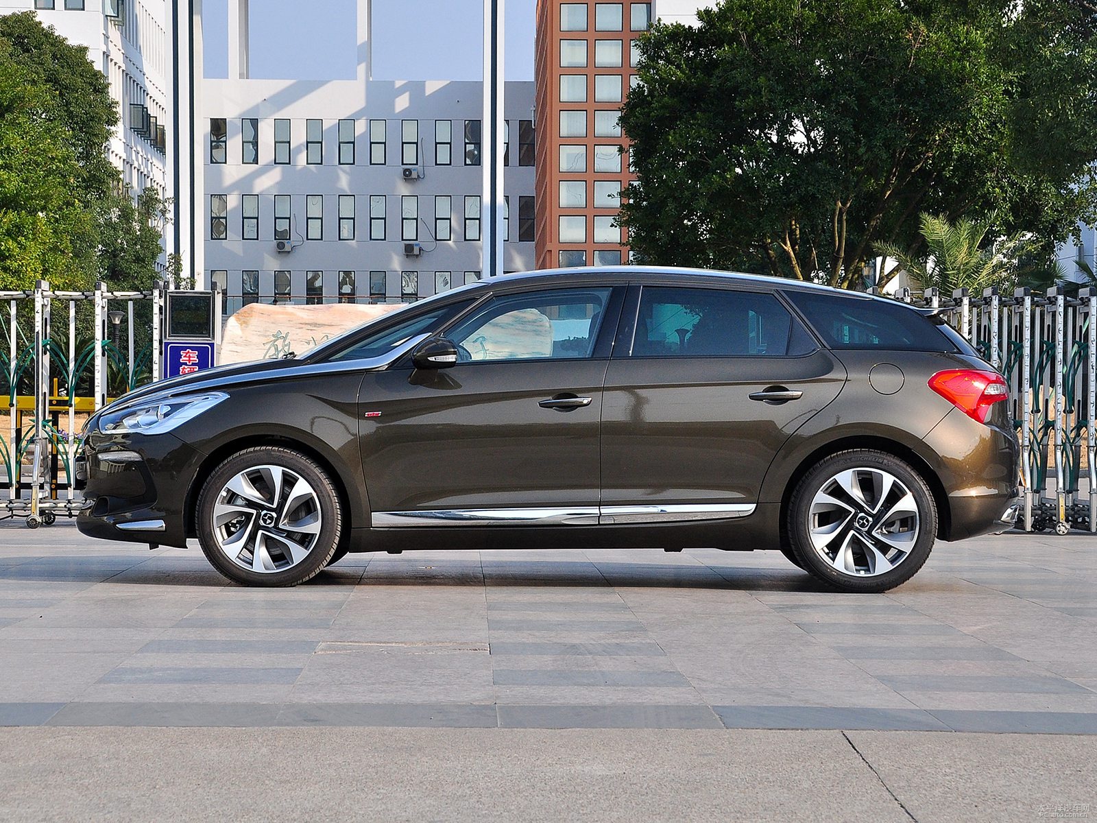 DS 5外觀高清大圖