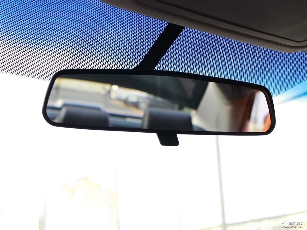 炫晶黑凱美瑞車(chē)廂內(nèi)飾圖片