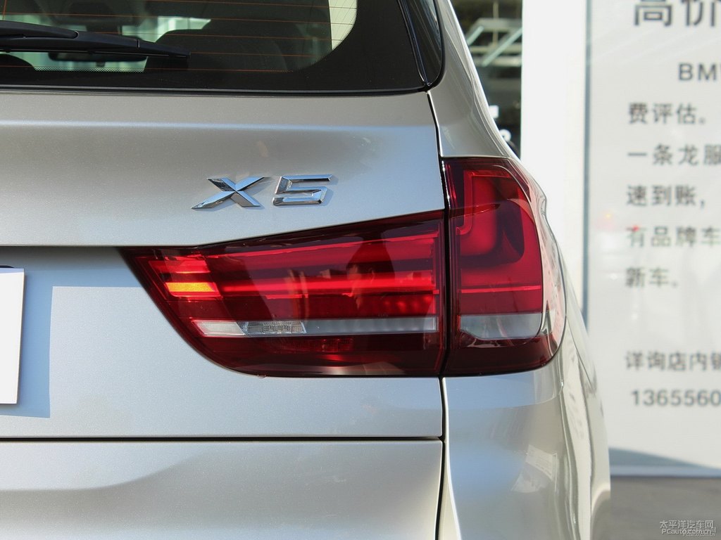 礦石銀寶馬X5(進(jìn)口)車尾外觀圖片