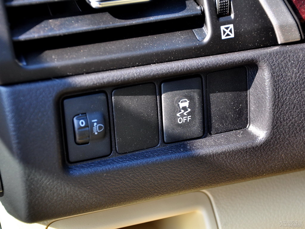 炫晶黑凱美瑞車廂內(nèi)飾圖片
