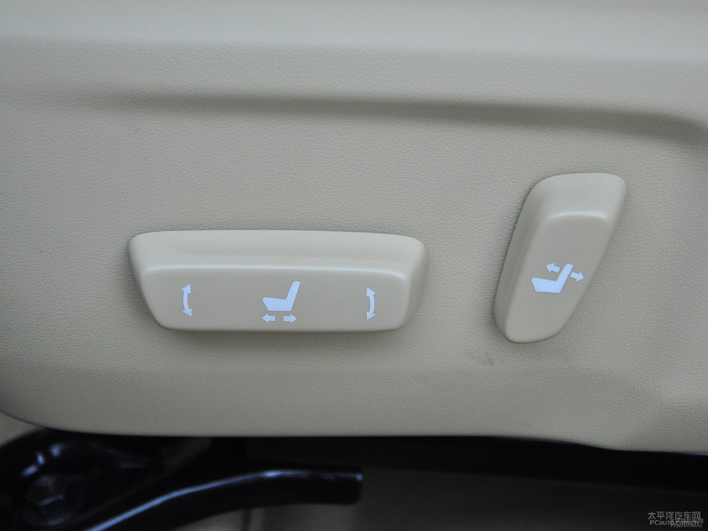 炫晶黑凱美瑞車廂內(nèi)飾圖片