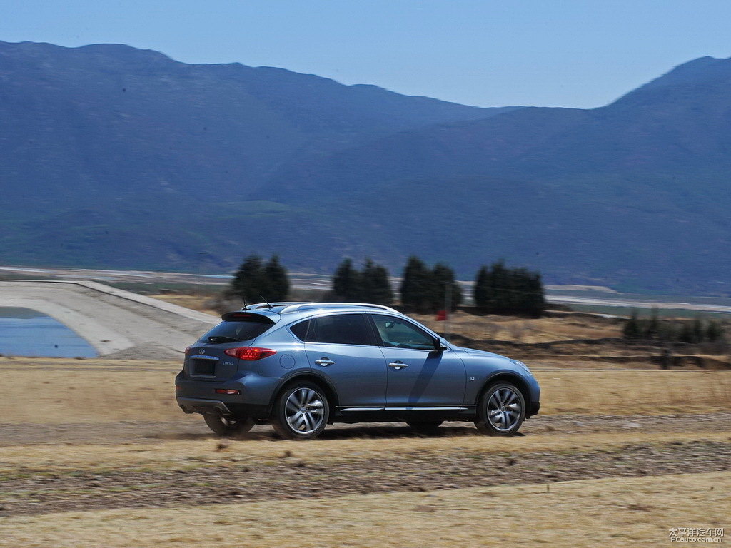 冰銳藍(lán)英菲尼迪QX50整車(chē)外觀外觀圖片