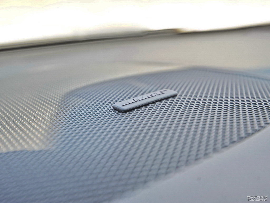 瑩貝白英菲尼迪QX50中控內(nèi)飾圖片