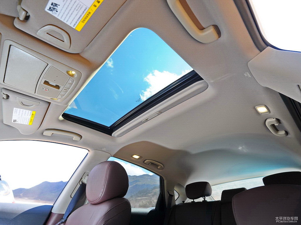 瑩貝白英菲尼迪QX50車廂內(nèi)飾圖片