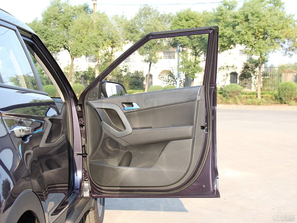 羅蘭紫北京現(xiàn)代ix25車廂內(nèi)飾圖片