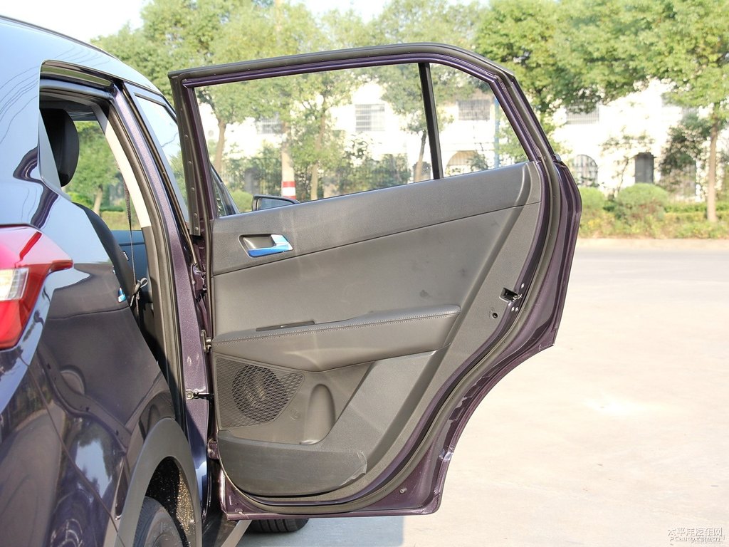 羅蘭紫北京現(xiàn)代ix25車廂內(nèi)飾圖片