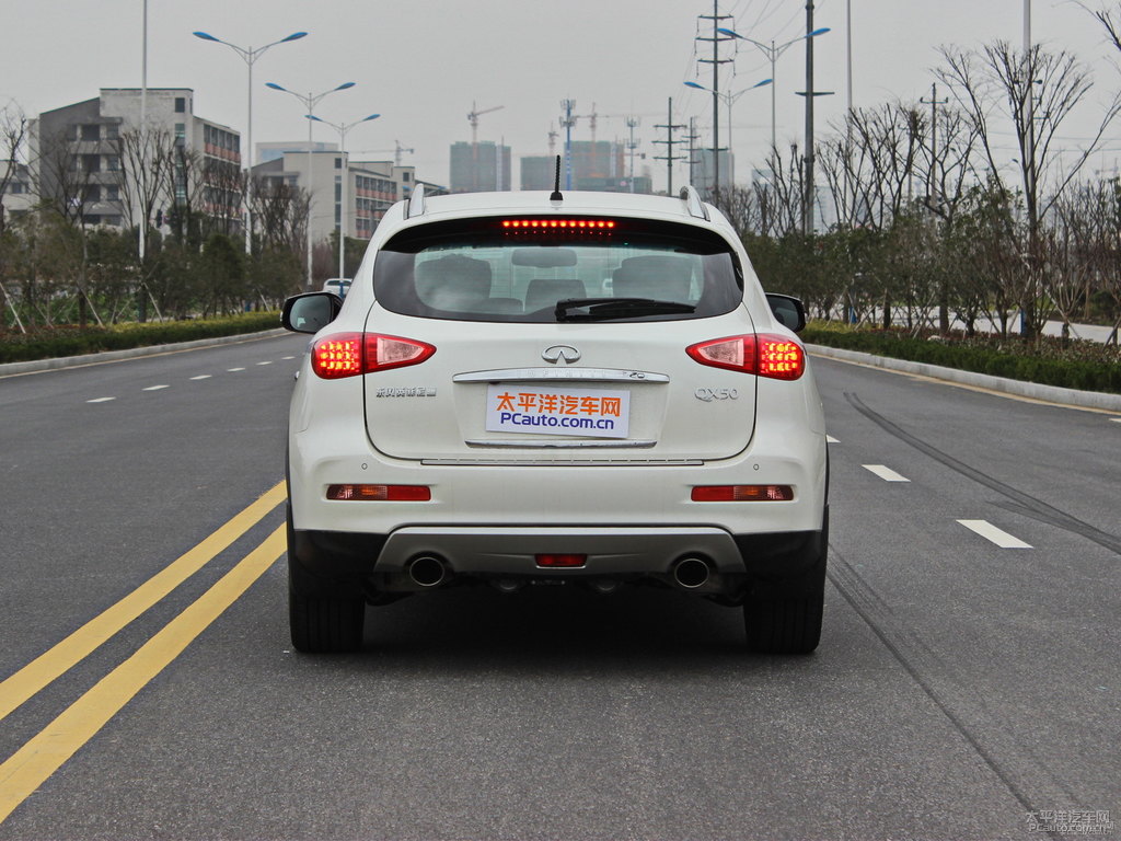 瑩貝白英菲尼迪QX50整車外觀外觀圖片