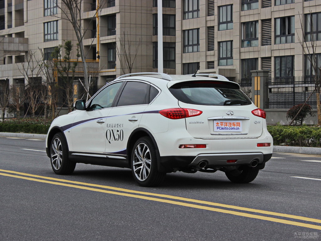瑩貝白英菲尼迪QX50整車外觀外觀圖片