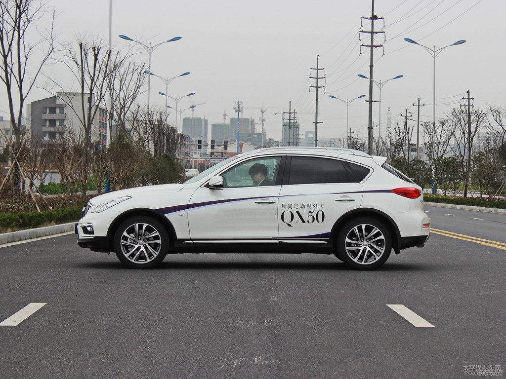 瑩貝白英菲尼迪QX50整車外觀外觀圖片
