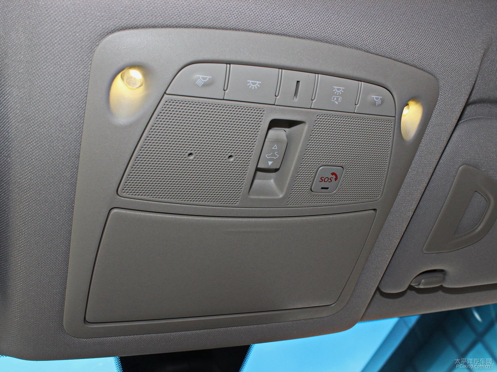 瑩貝白英菲尼迪QX50車廂內(nèi)飾圖片