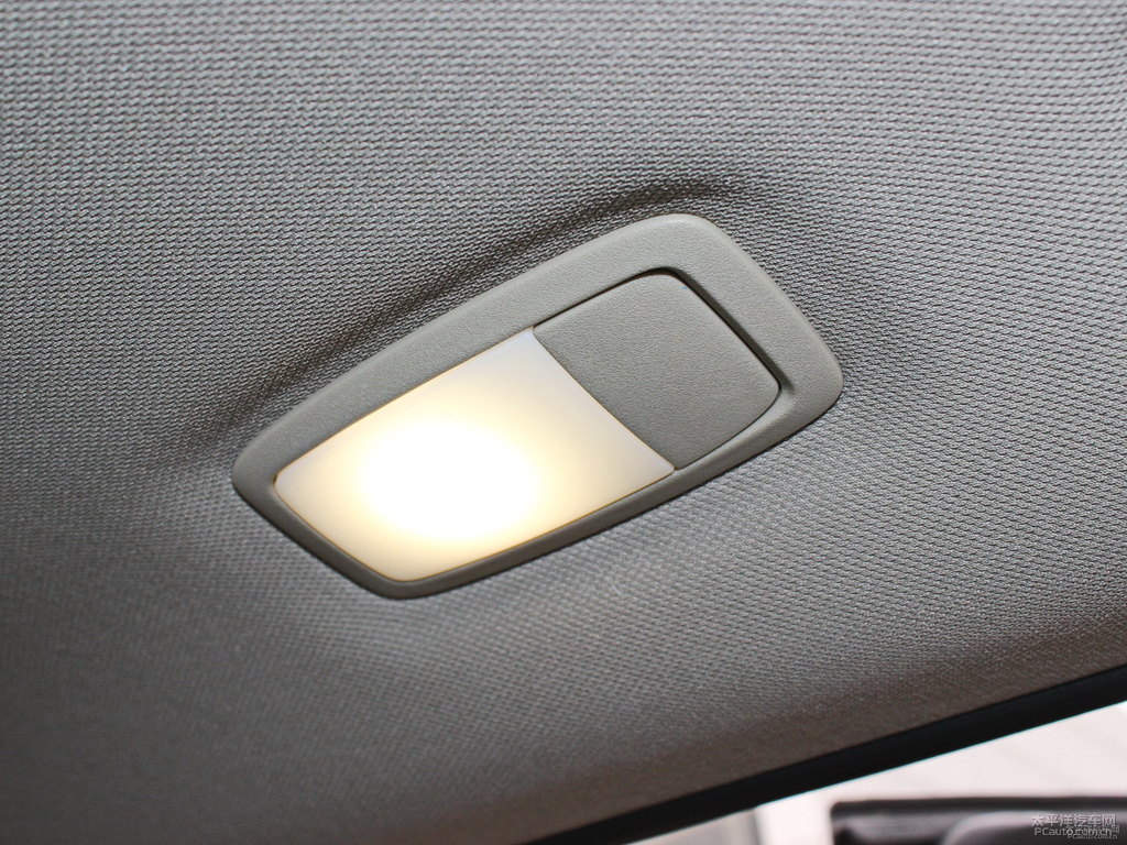 瑩貝白英菲尼迪QX50車廂內(nèi)飾圖片