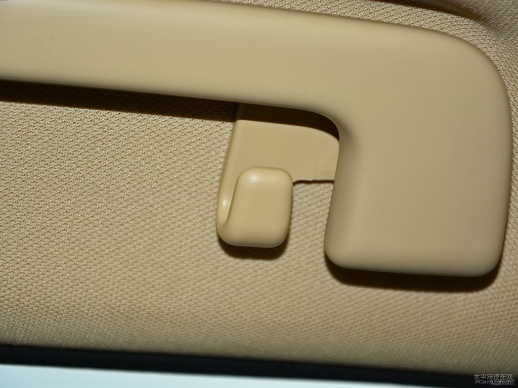 炫晶黑漢蘭達(dá)車廂內(nèi)飾圖片