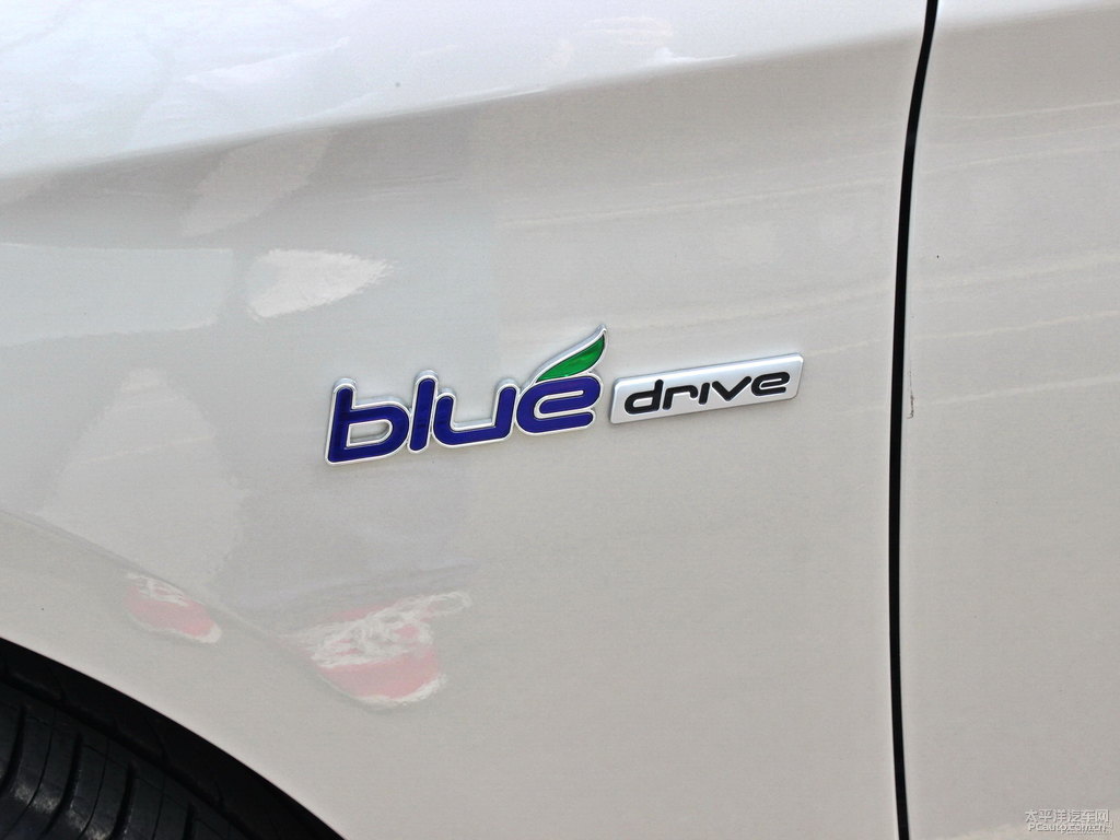 古月銀索納塔車身外觀圖片