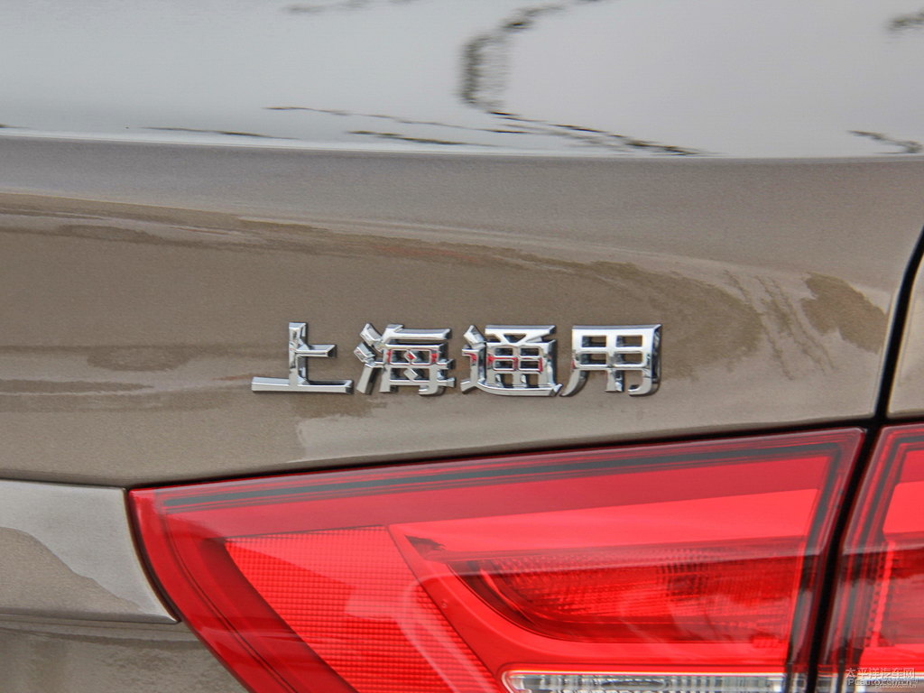 托帕石棕英朗車尾外觀圖片