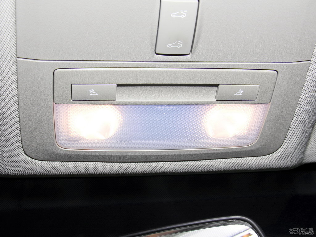 托帕石棕英朗車廂內(nèi)飾圖片