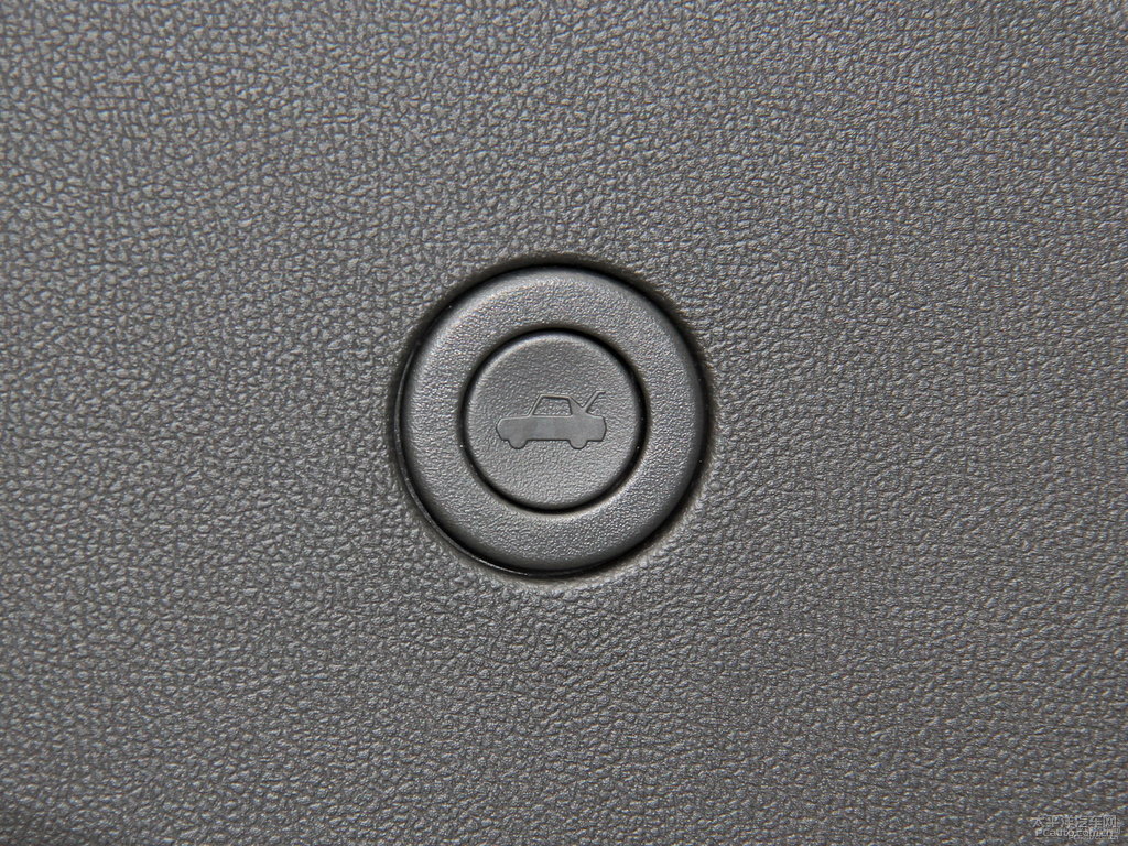 托帕石棕英朗車廂內(nèi)飾圖片