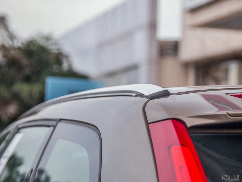 暮色銅沃爾沃XC60車身外觀圖片