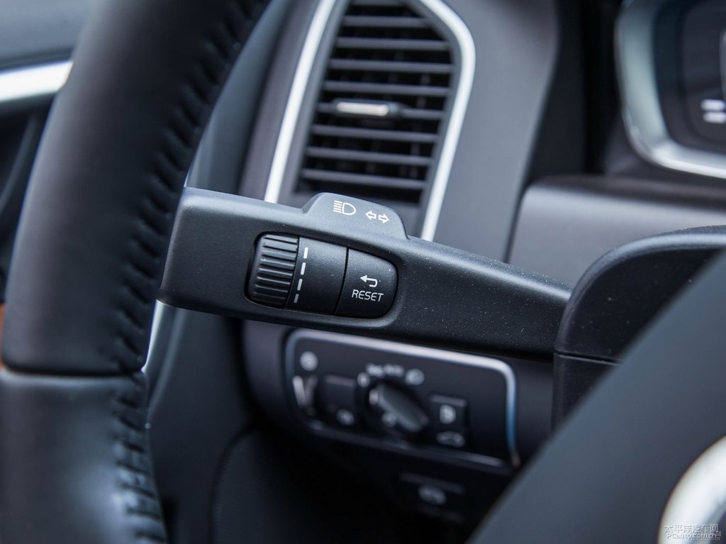 暮色銅沃爾沃XC60中控內(nèi)飾圖片