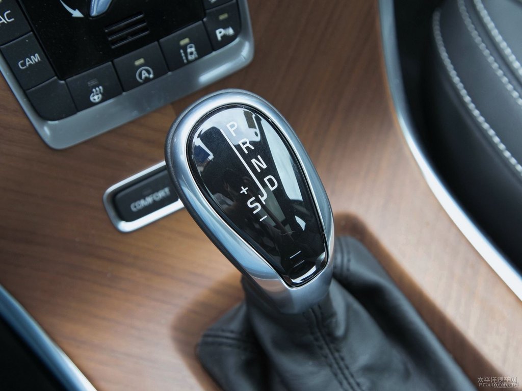 暮色銅沃爾沃XC60中控內飾圖片