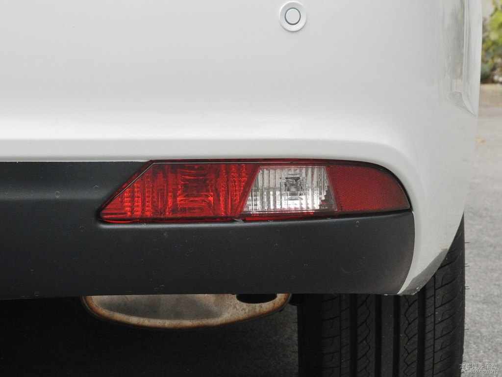 冰晶白新帝豪車尾外觀圖片