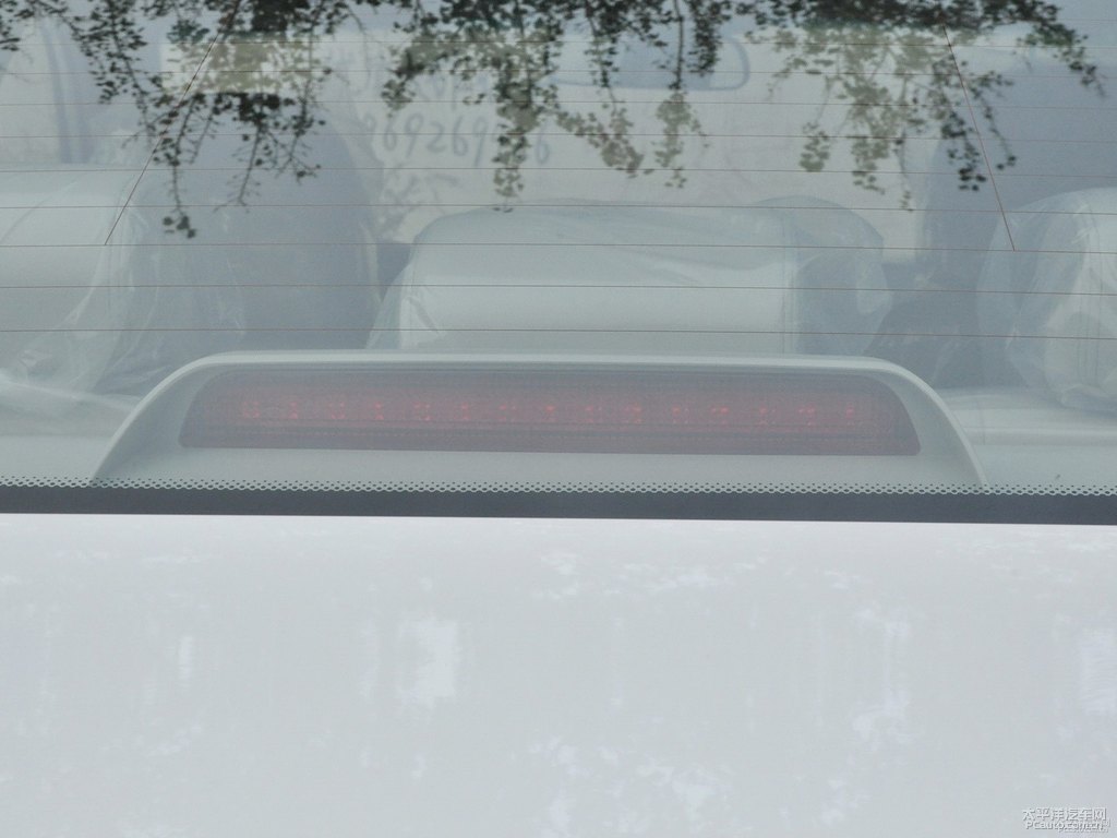冰晶白新帝豪車尾外觀圖片