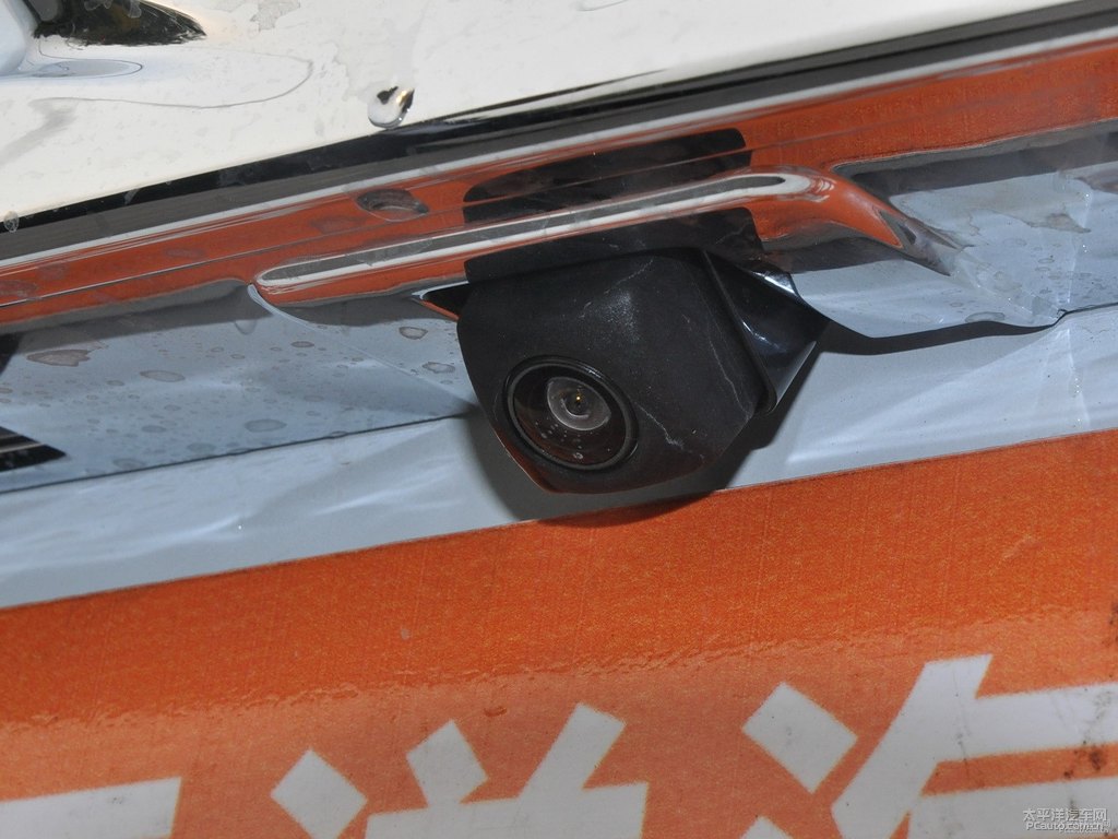 冰晶白新帝豪車尾外觀圖片