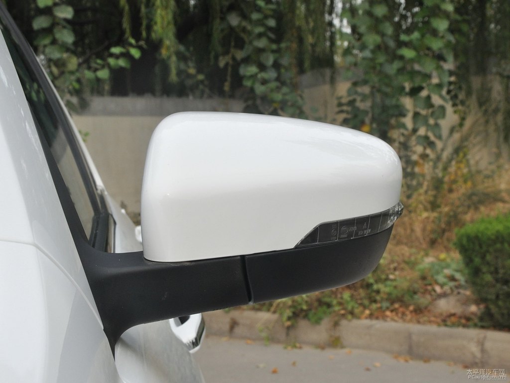 冰晶白新帝豪車身外觀圖片