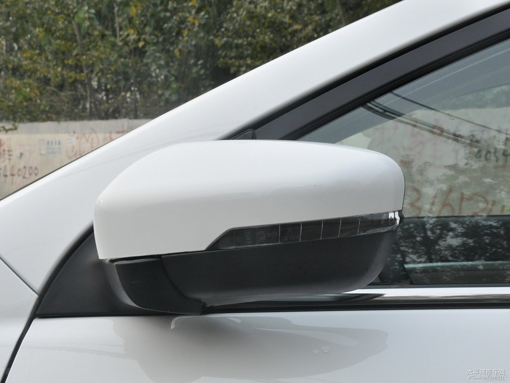 冰晶白新帝豪車(chē)身外觀圖片