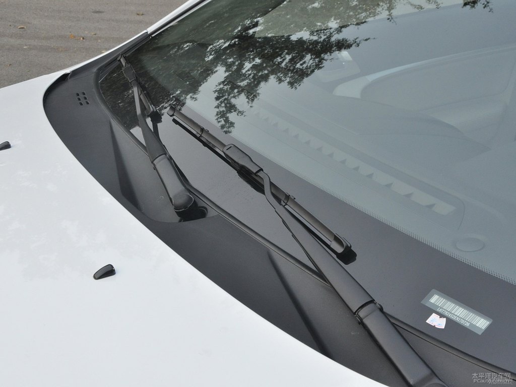 冰晶白新帝豪車身外觀圖片