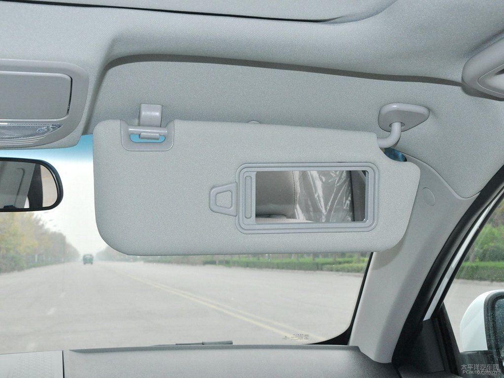 冰晶白新帝豪車廂內(nèi)飾圖片