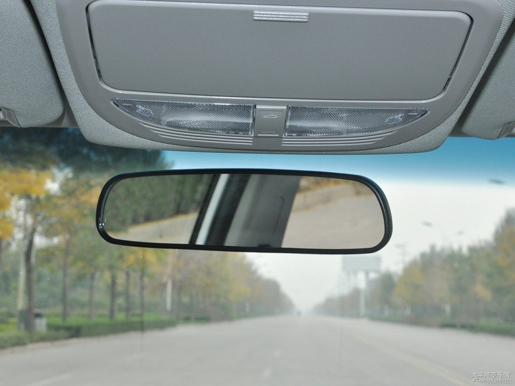 冰晶白新帝豪車廂內(nèi)飾圖片