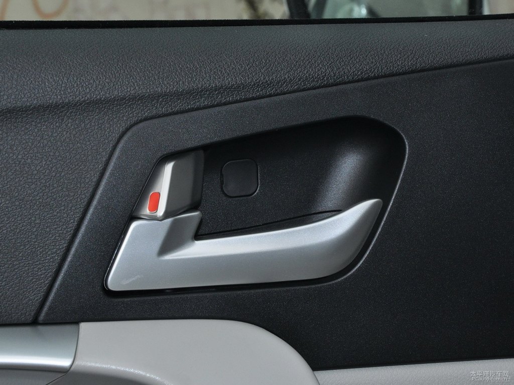 冰晶白新帝豪車廂內(nèi)飾圖片