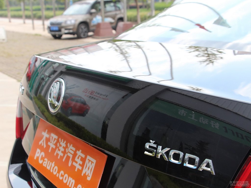 神秘黑明銳車尾外觀圖片