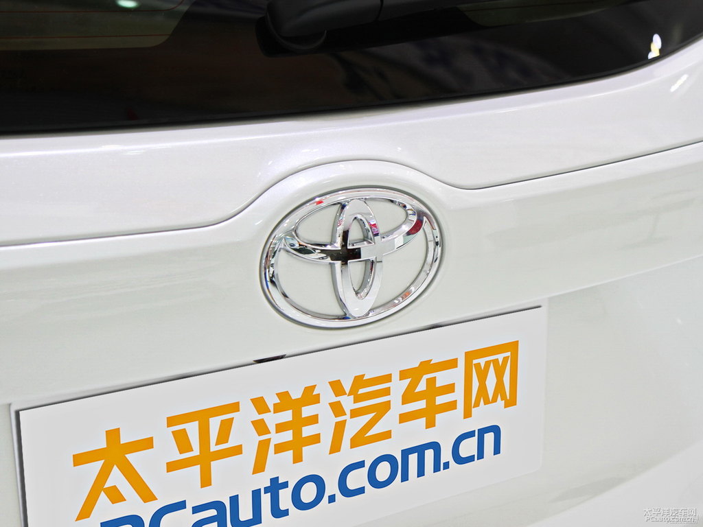 珍珠白漢蘭達車尾外觀圖片