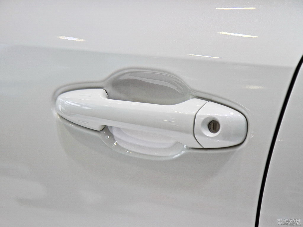 珍珠白漢蘭達車身外觀圖片