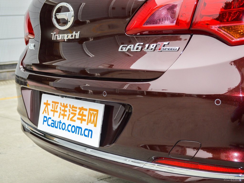 摩卡棕傳祺GA6車尾外觀圖片