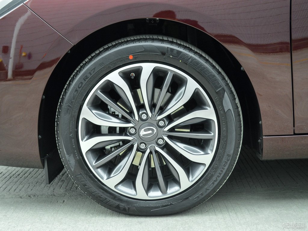 摩卡棕傳祺GA6車身外觀圖片