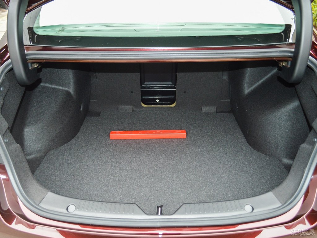 摩卡棕傳祺GA6后備廂空間圖片