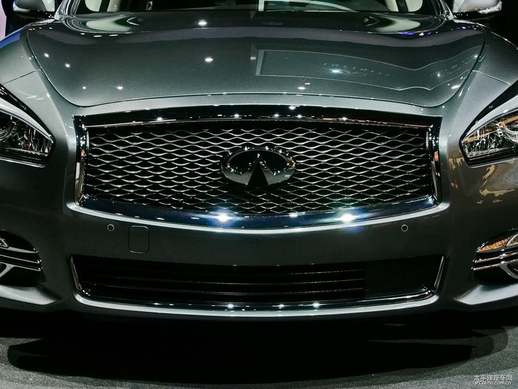 水亮銀英菲尼迪Q70L車頭外觀圖片