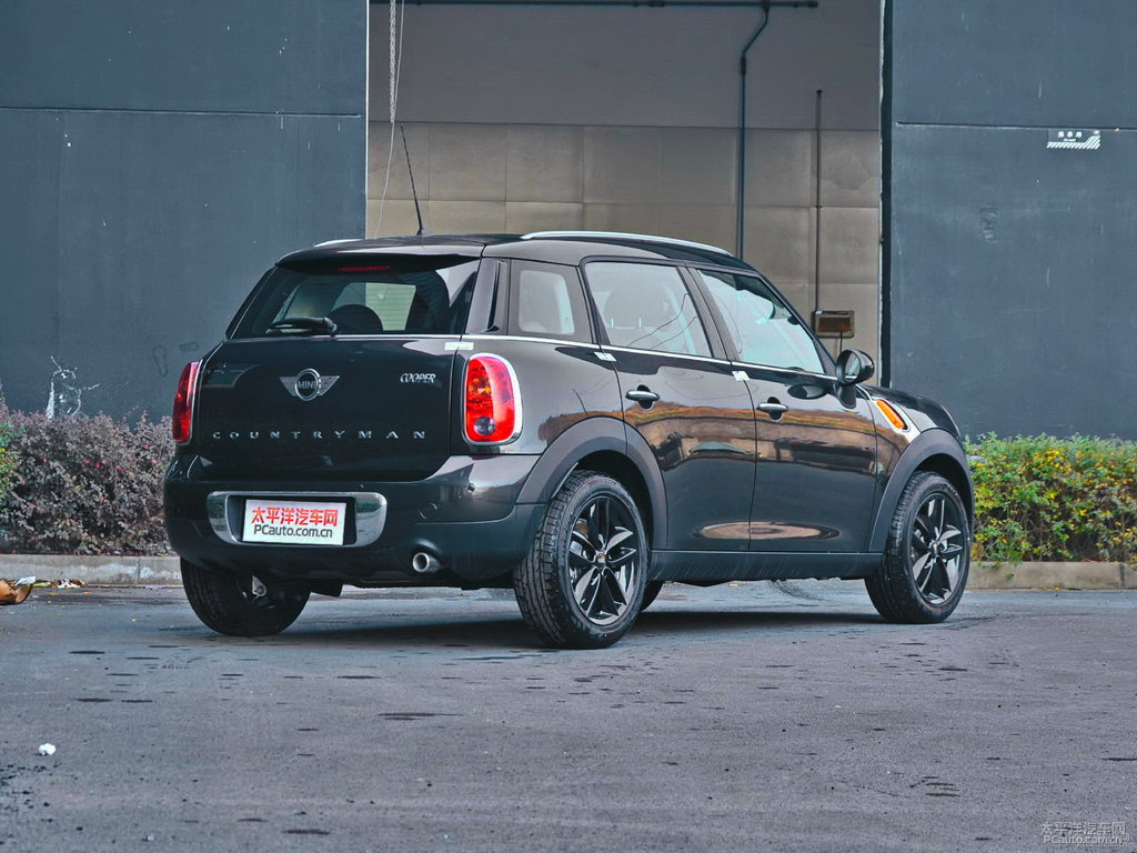 ҹMINI COUNTRYMAN܇^^DƬ